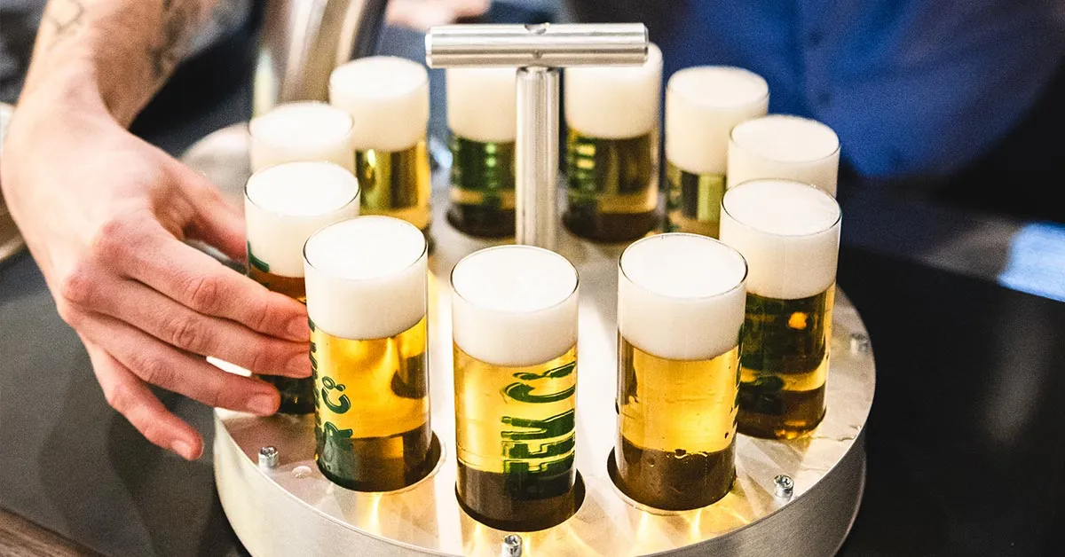 Why Craft Beer Breweries Are Embracing Kölsch Service - TasteeDelight