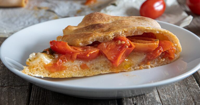 Pizza Mustazzeddu Sarda / Sardinian Recipe Pizza Mustazzeddu Sarda / Sardinian Recipe