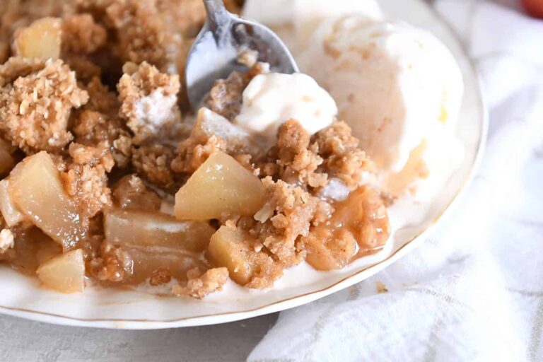 The Best Apple Crisp – Mel’s Kitchen Cafe The Best Apple Crisp - Mel's Kitchen Cafe